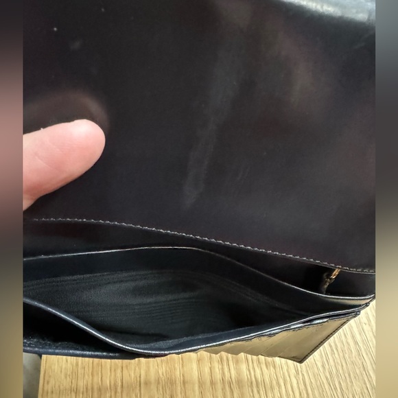 ✨SALVATORE FERRAGAMO LEATHER BIFOLD W/ BOX✨ - Picture 2 of 12